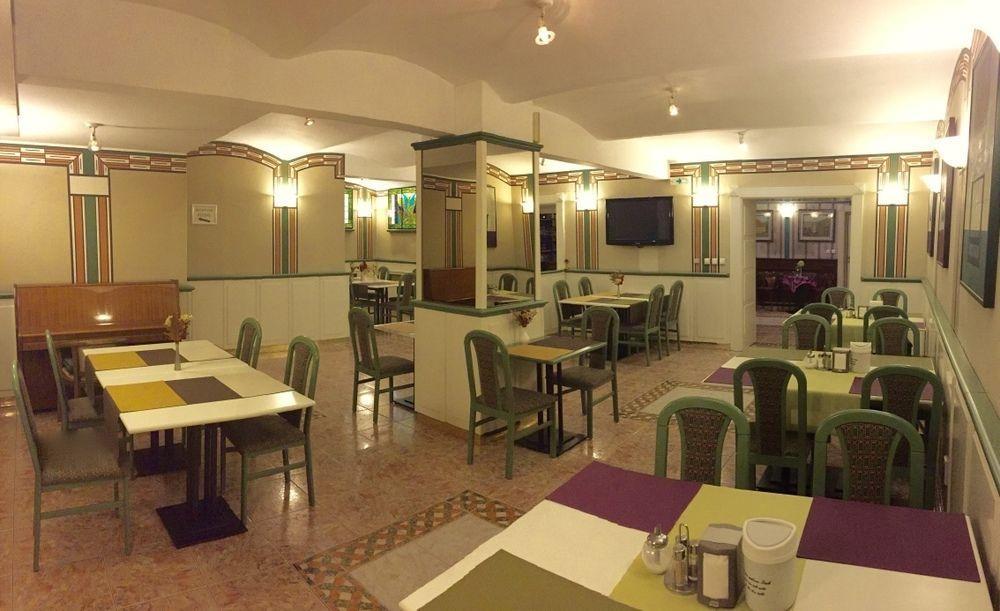 Art Deco Hotel Hoffmann クラドノ エクステリア 写真